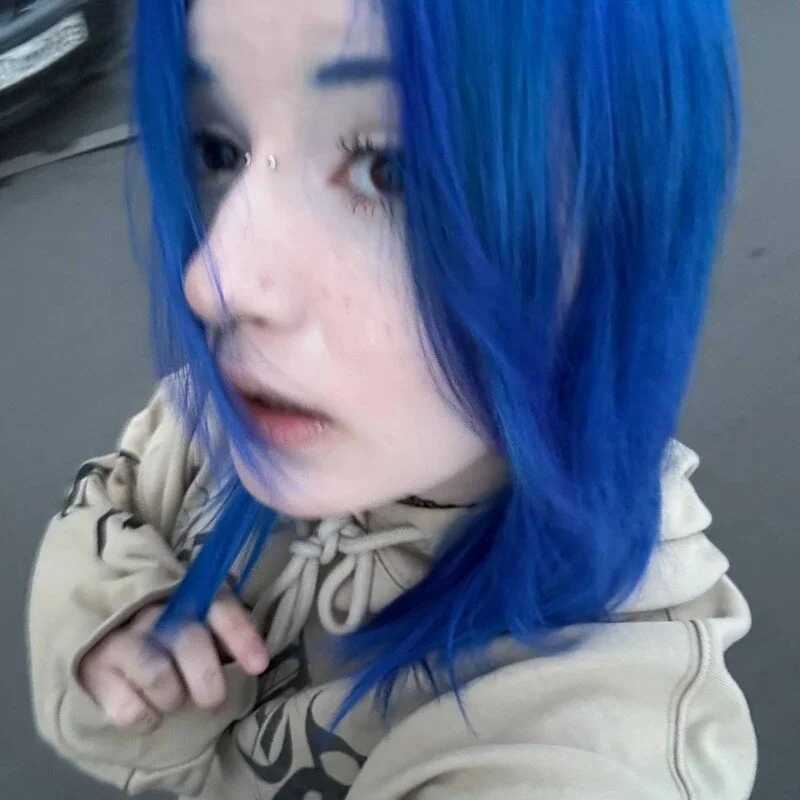 emilia_off0 — FansOnlyX creator profile