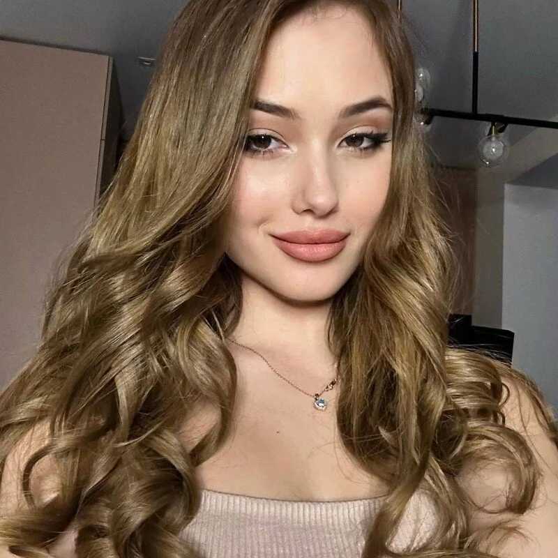 JULIRECE — FansOnlyX creator profile