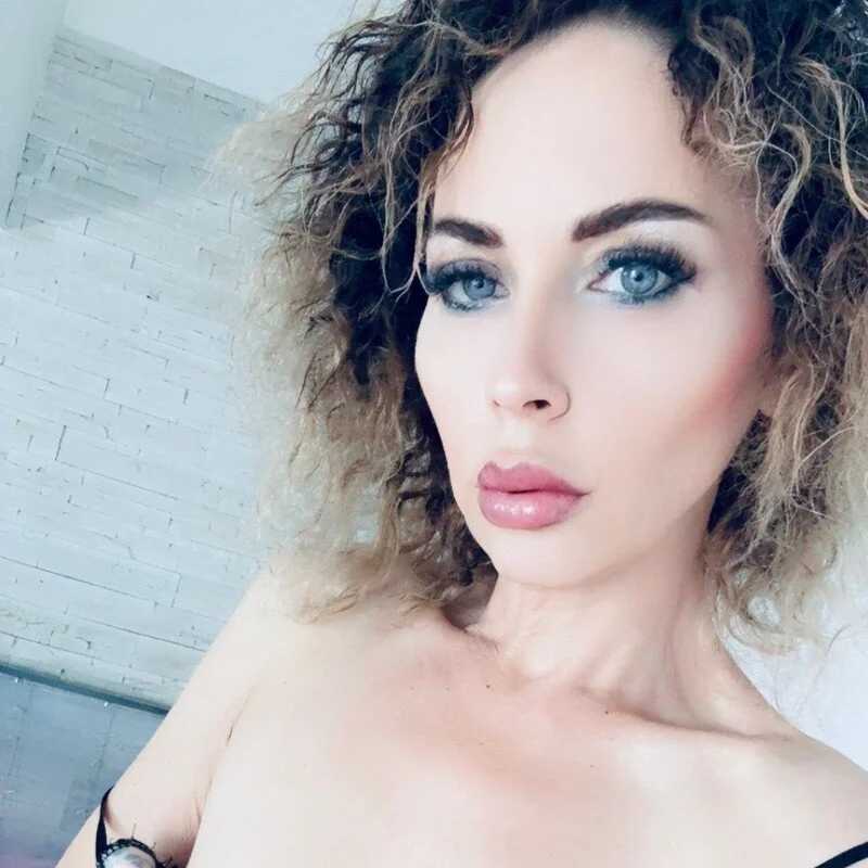 curly__milf — FansOnlyX creator profile
