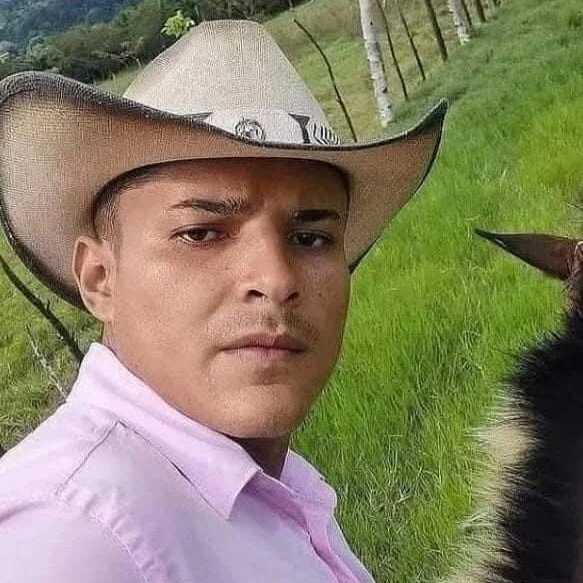 Alvarito_25 — FansOnlyX creator profile