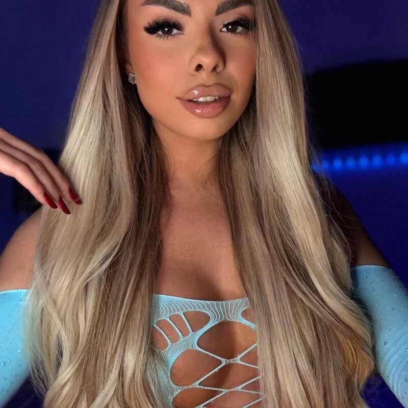 SerraVondeee — FansOnlyX creator profile