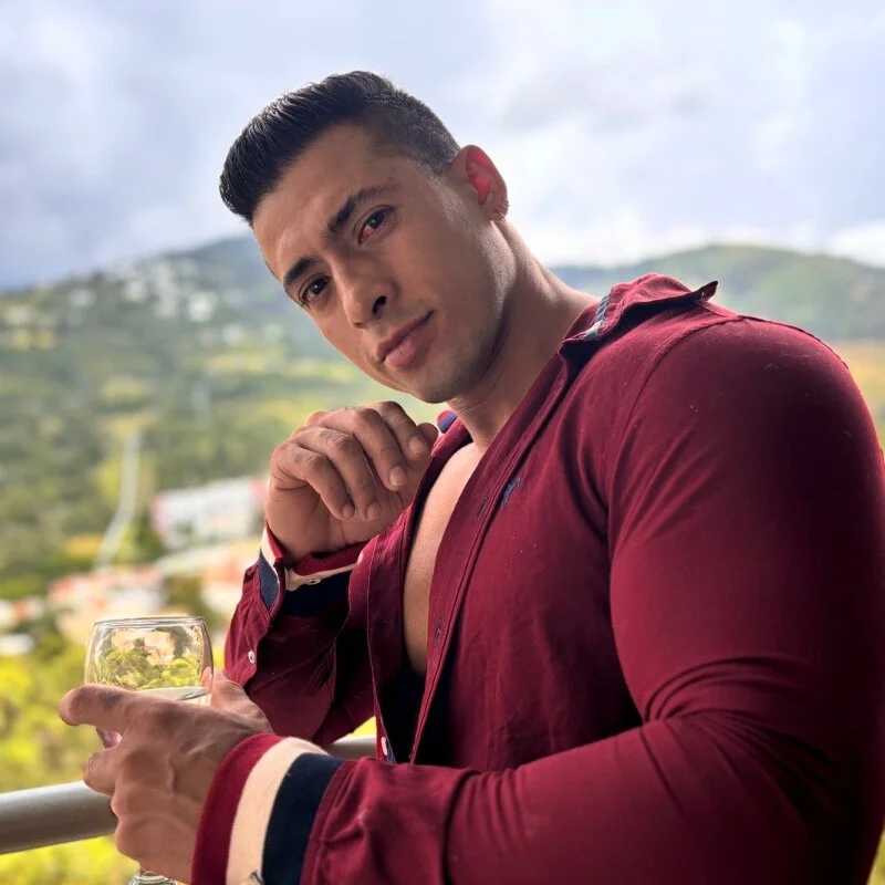 aaroncolombia — FansOnlyX creator profile