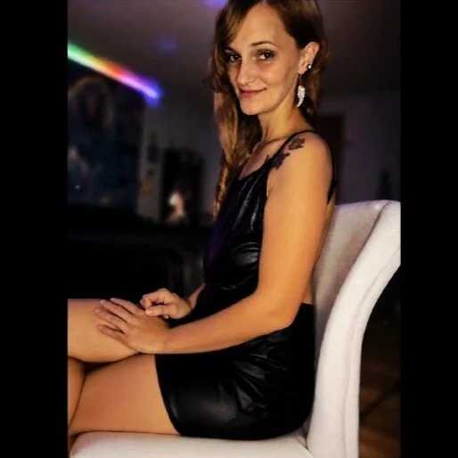 PeachyAriel — FansOnlyX creator profile