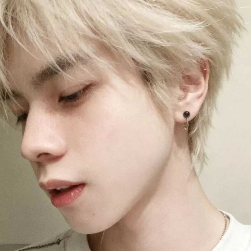 AOA-KOI02 — FansOnlyX creator profile