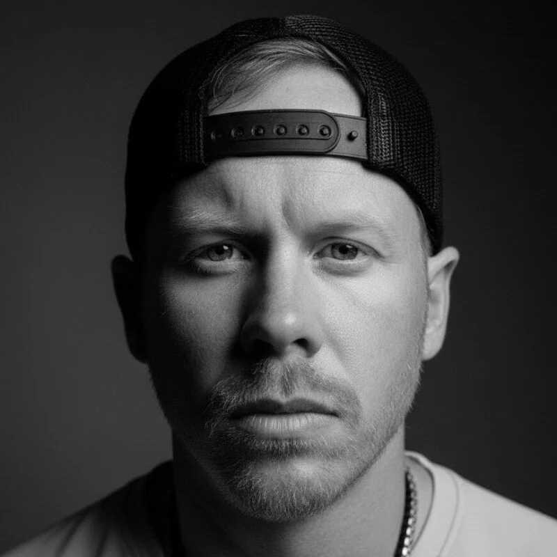 SwitchDean — FansOnlyX creator profile