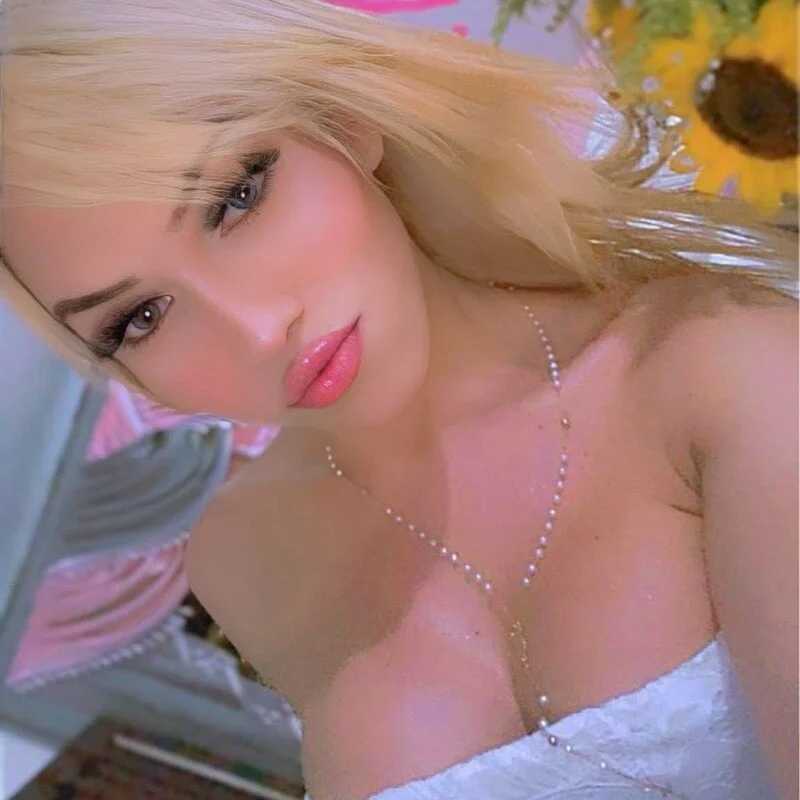 roxxstarx — FansOnlyX creator profile