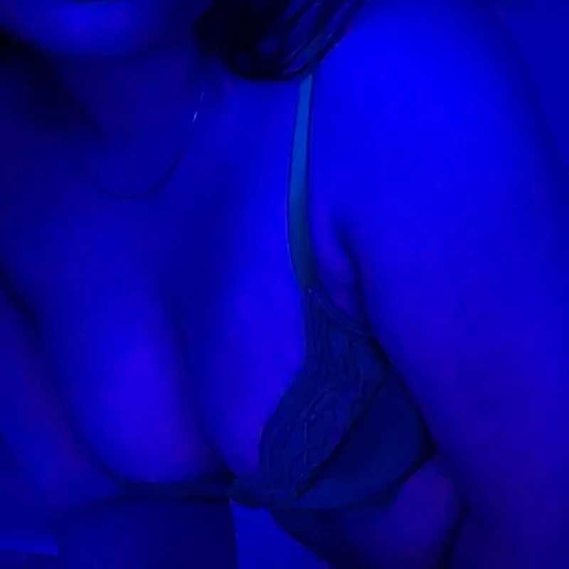 Sizzling__ZAARA — FansOnlyX creator profile