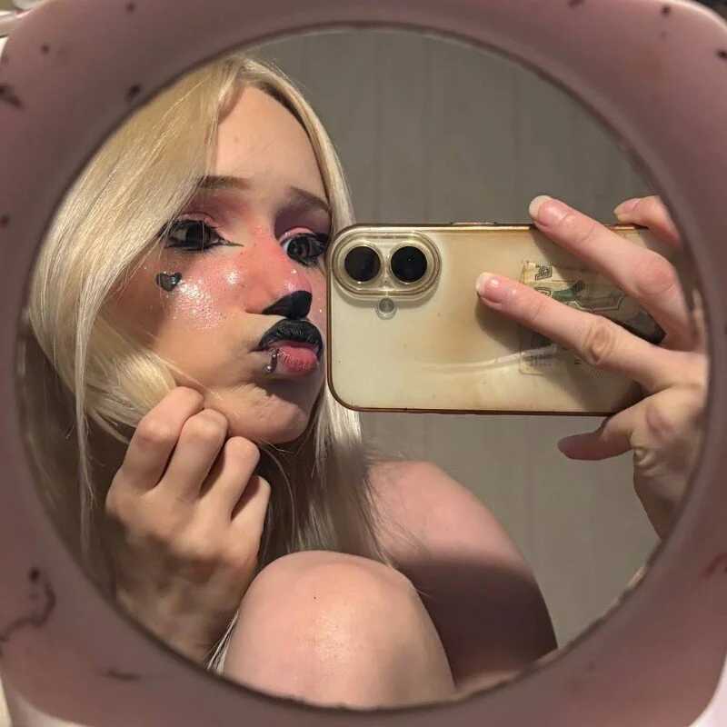 Blondilis — FansOnlyX creator profile