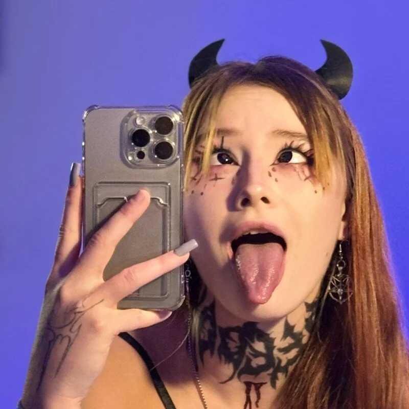 aidaha — FansOnlyX creator profile