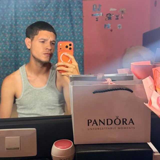 elamericanodot — FansOnlyX creator profile