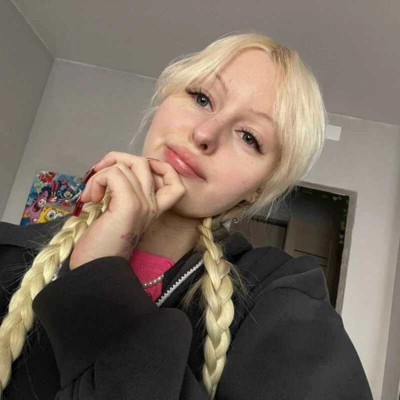 AdeleSilvy — FansOnlyX creator profile