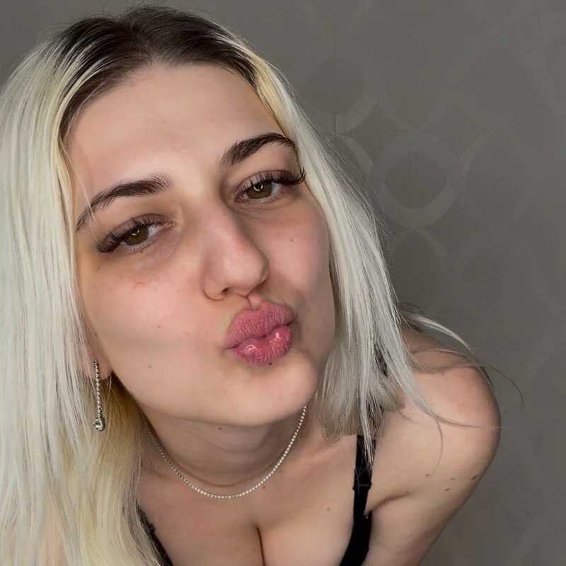 Alya_Rosee — FansOnlyX creator profile