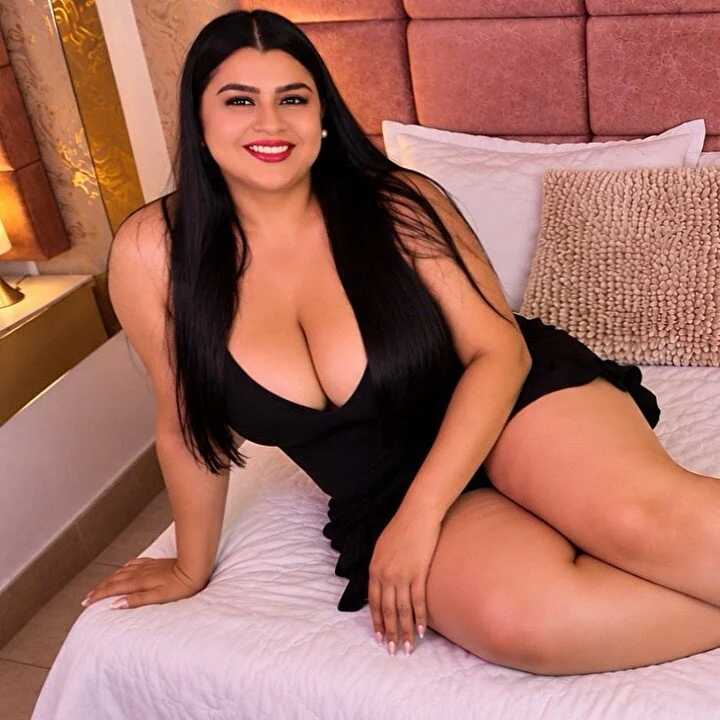 EmiliBoobss — FansOnlyX creator profile