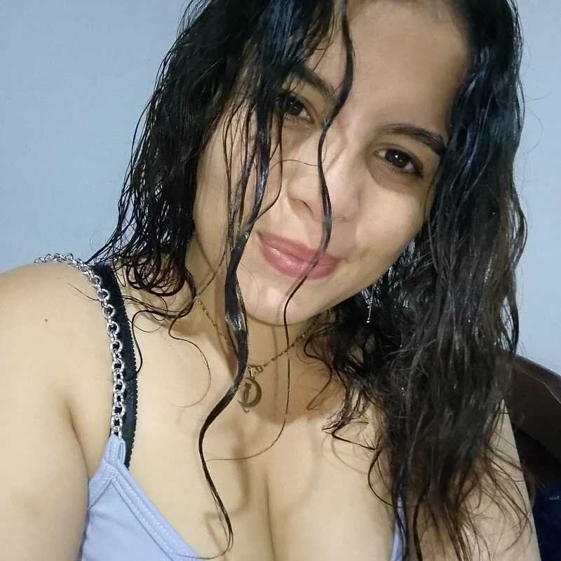 sophia_cute1_1 — FansOnlyX creator profile