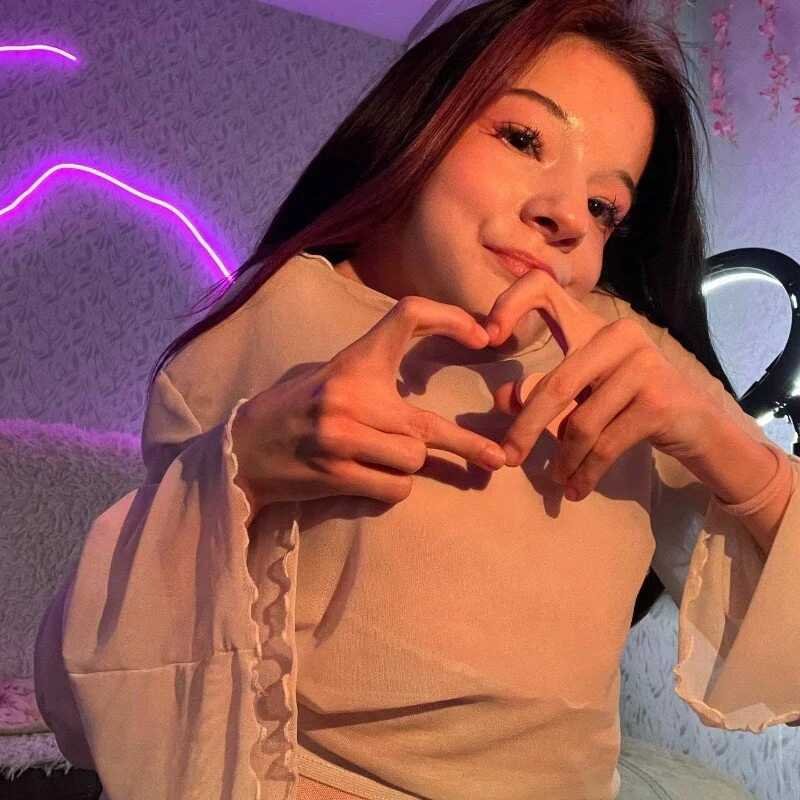 MiniSophiaa — FansOnlyX creator profile