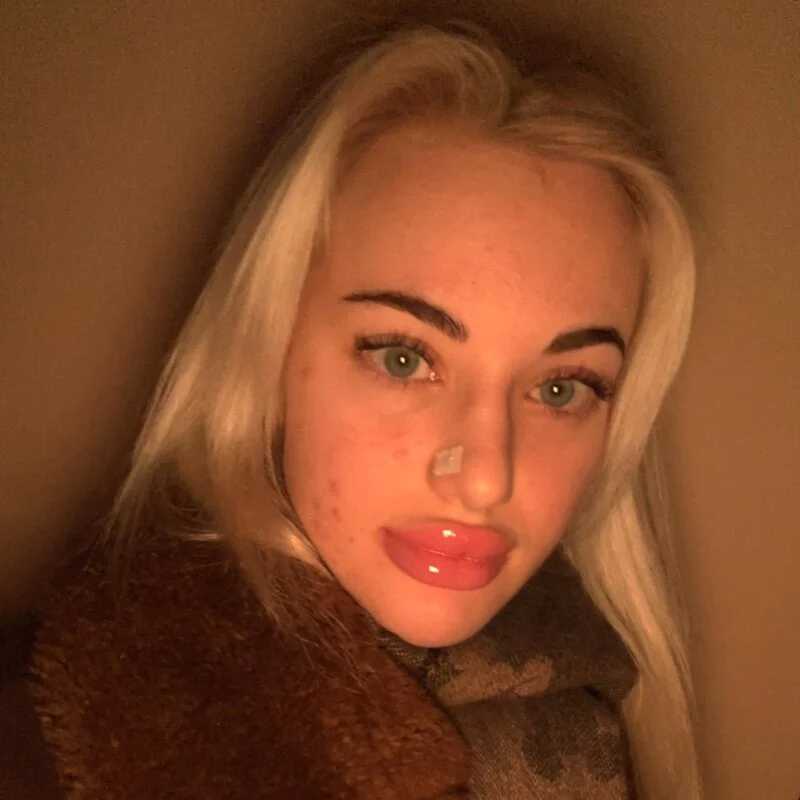 Sabina_Sirop — FansOnlyX creator profile