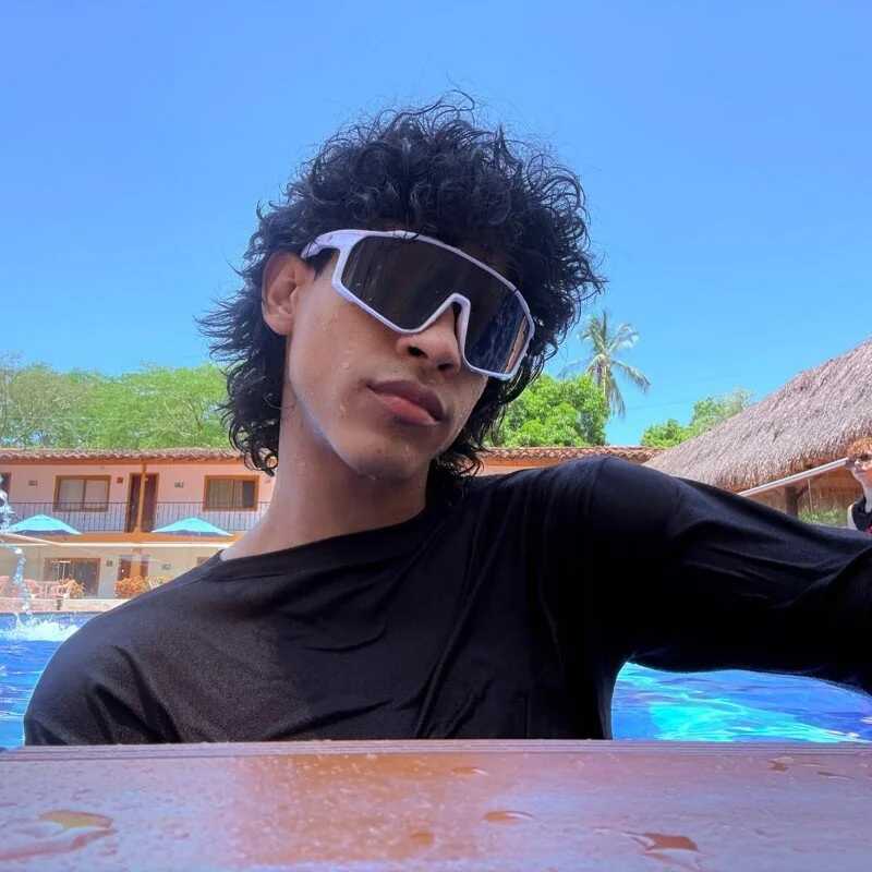 Zayn_Fox32 — FansOnlyX creator profile