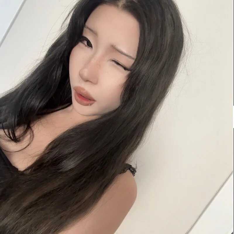 deboreaa — FansOnlyX creator profile