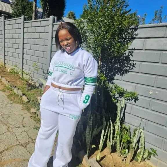 Swazibeautyxx25 — FansOnlyX creator profile