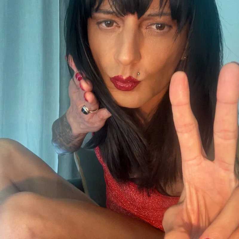 Vanesa69x — FansOnlyX creator profile