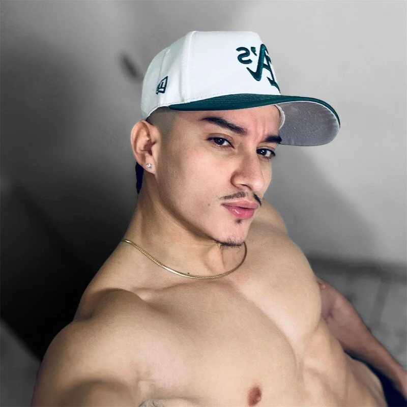 SantiagoXoXo — FansOnlyX creator profile