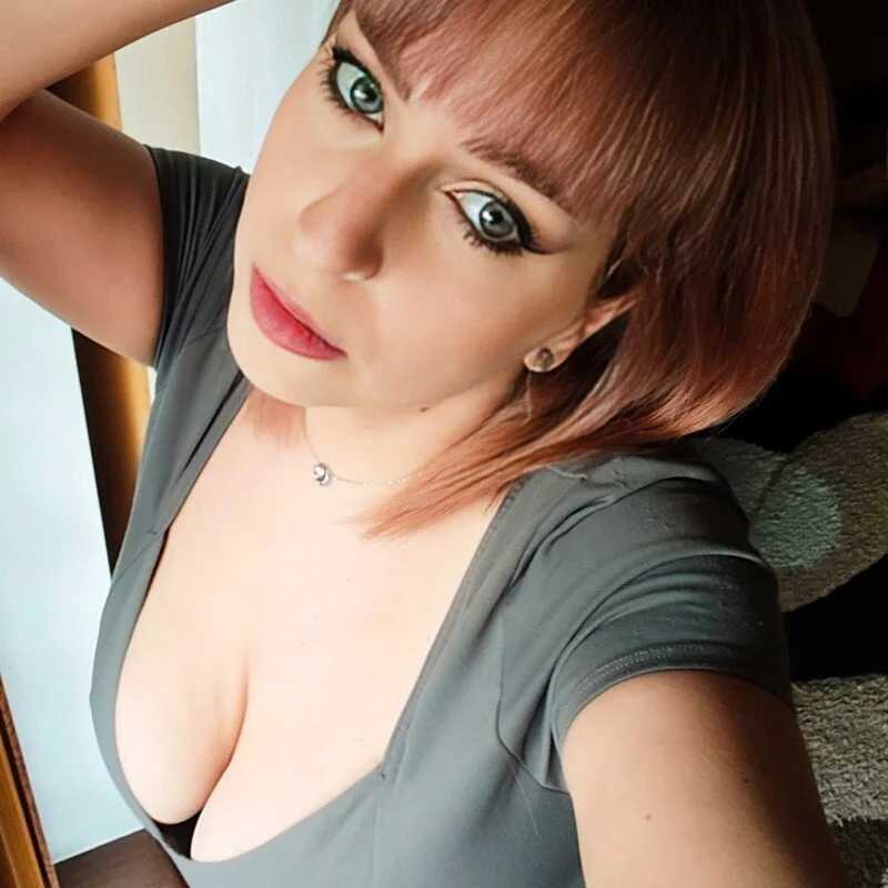 EmmaKrosss — FansOnlyX creator profile