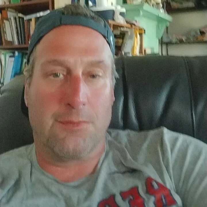 handsomedad69 — FansOnlyX creator profile