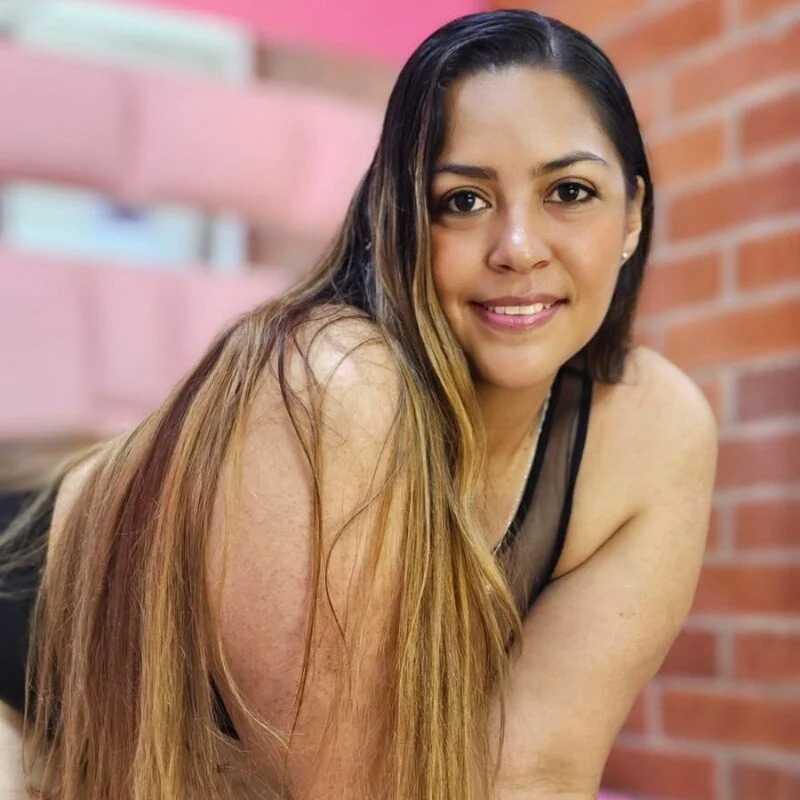 Naomi_curvy69 — FansOnlyX creator profile