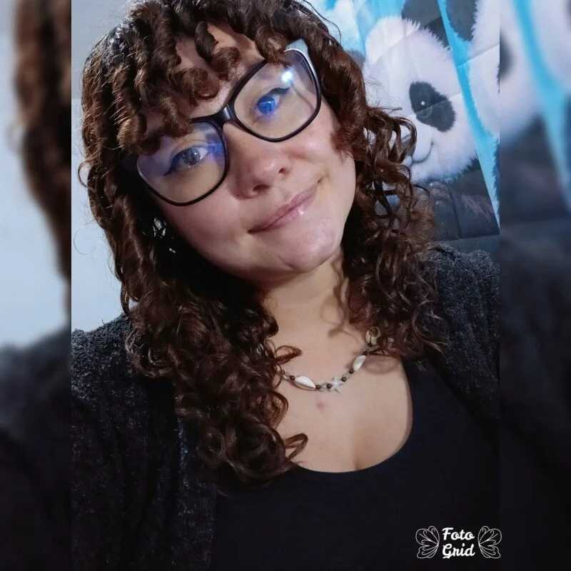 curly_greeneyed — FansOnlyX creator profile