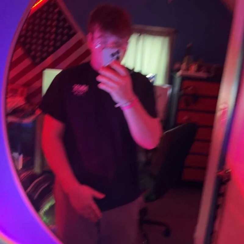 DadBodDeluxe19 — FansOnlyX creator profile