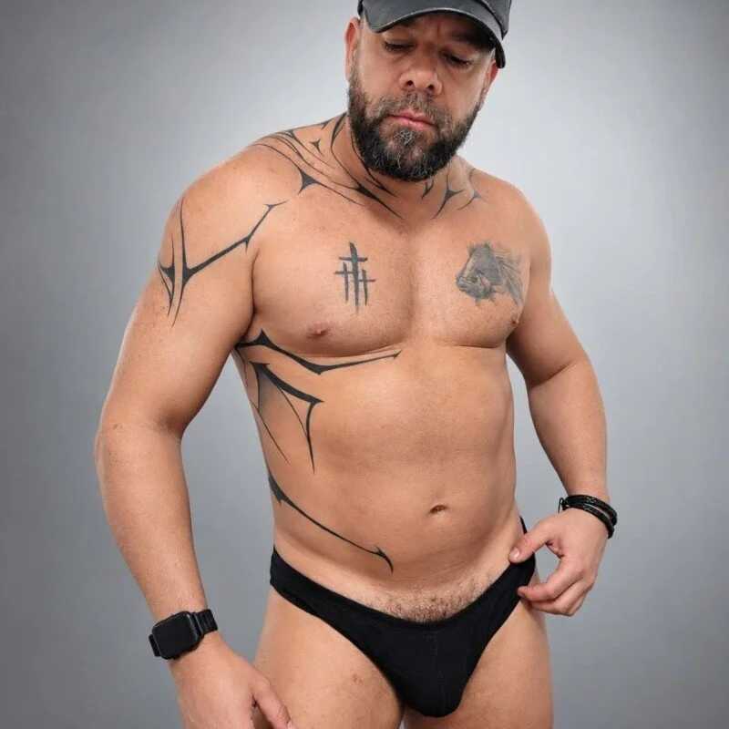 LatinoSensual45 — FansOnlyX creator profile