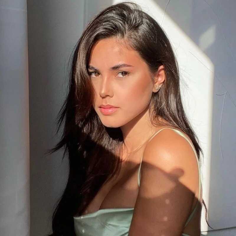 olivializ — FansOnlyX creator profile