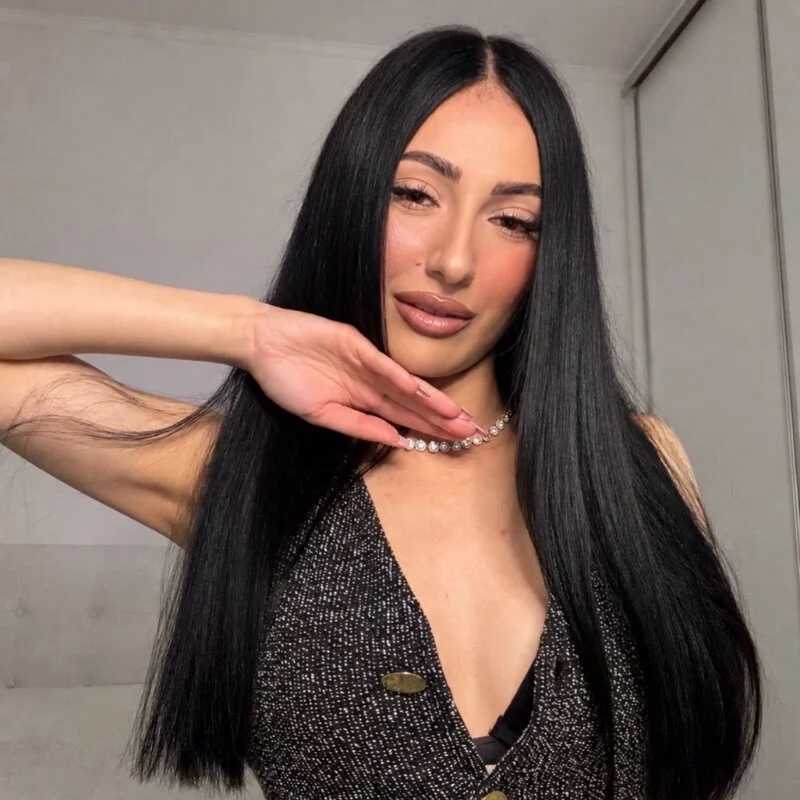 NylaVelle — FansOnlyX creator profile