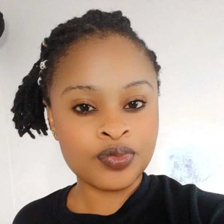 ree_ora — FansOnlyX creator profile