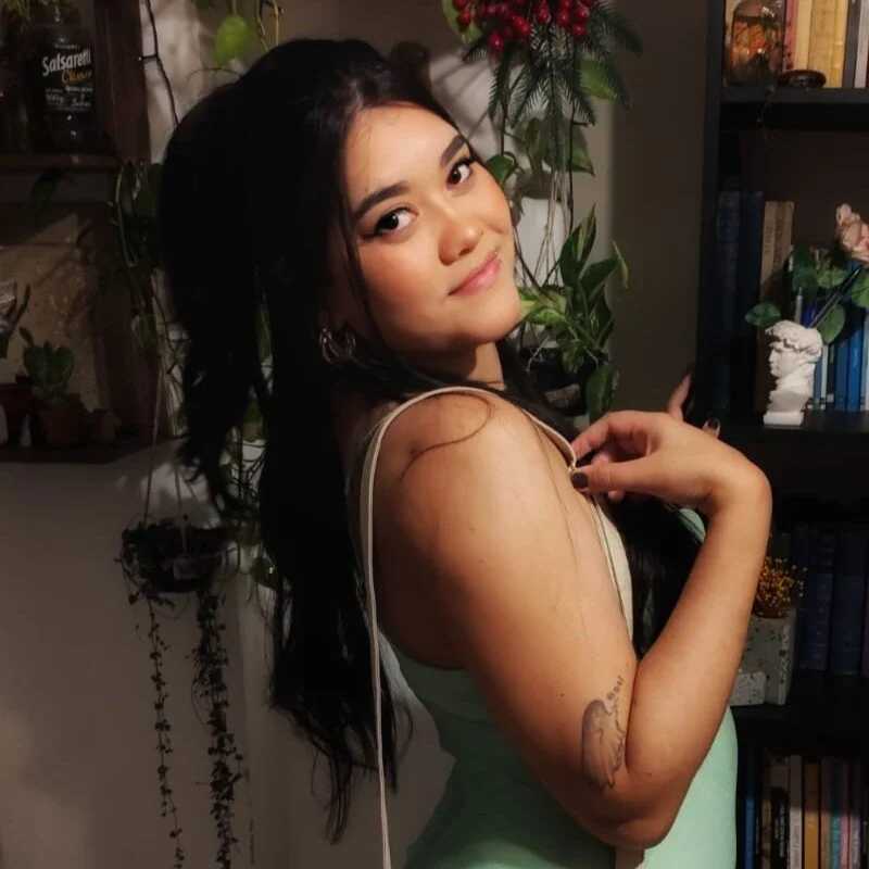 feluriana — FansOnlyX creator profile