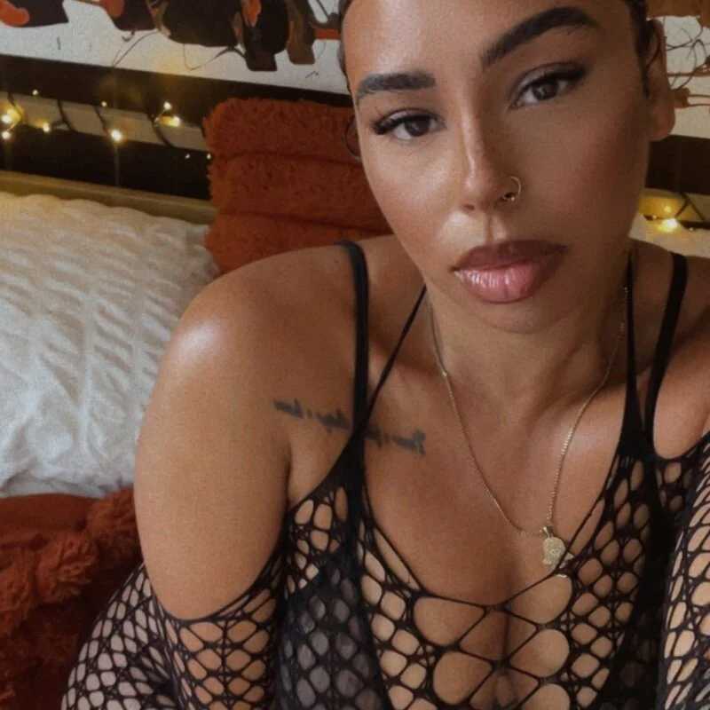 AriesBaddiee_ — FansOnlyX creator profile