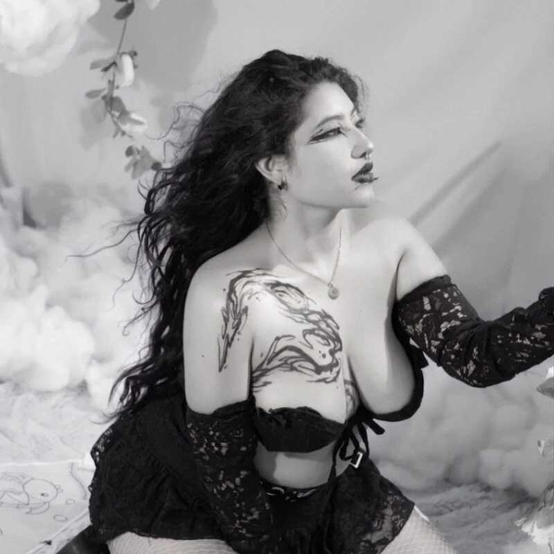 SabrinaV_ — FansOnlyX creator profile