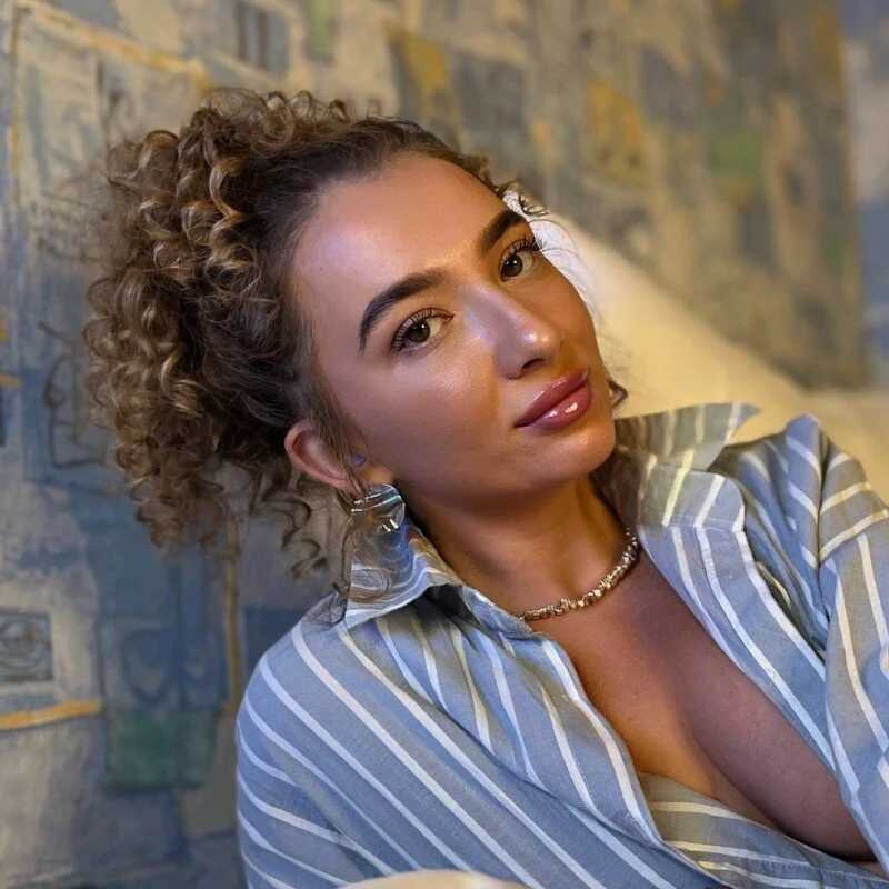 AlexaVee_ — FansOnlyX creator profile