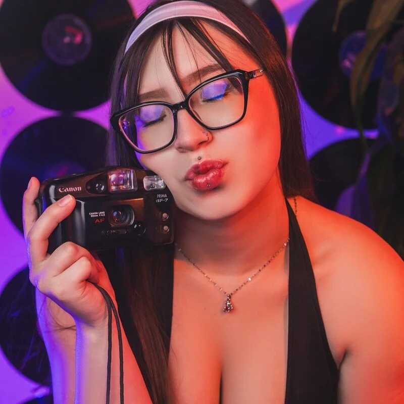 MadeleynRose — FansOnlyX creator profile