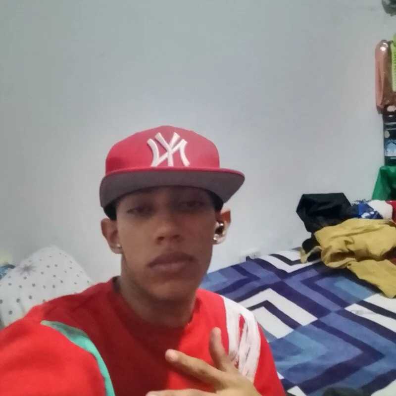 leal15 — FansOnlyX creator profile