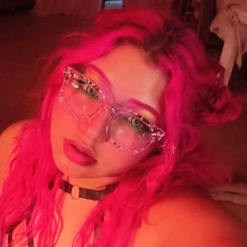 MagicCurves — FansOnlyX creator profile