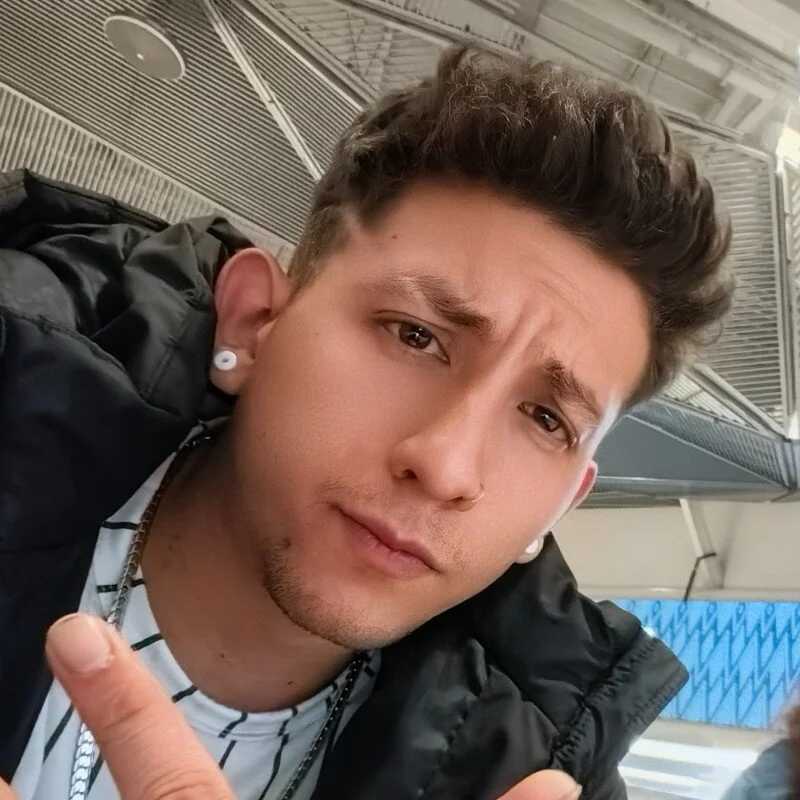 SR_EMILIOCUM — FansOnlyX creator profile