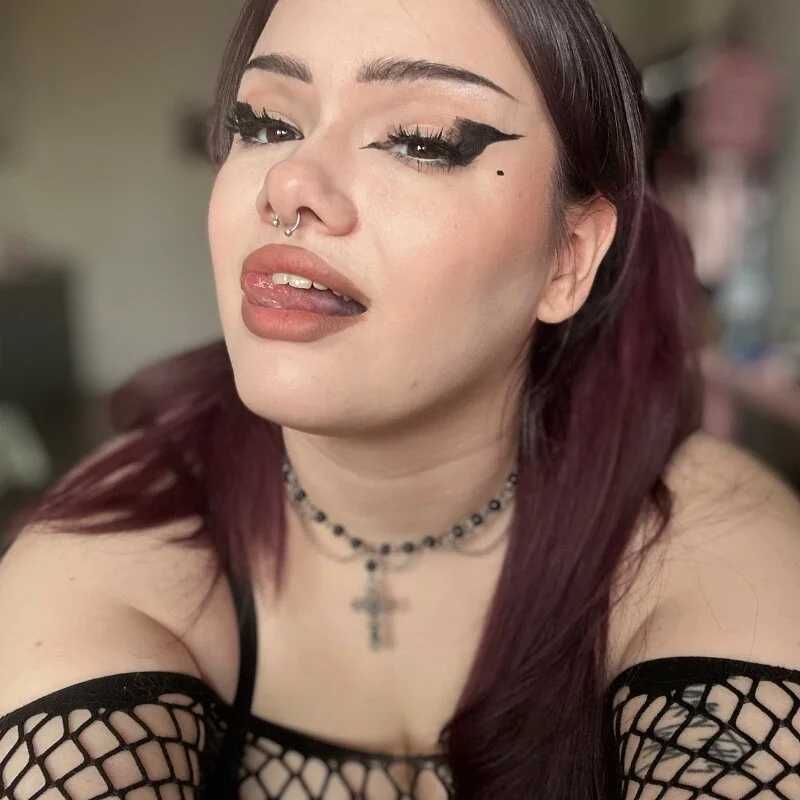 strawberry_elfcat — FansOnlyX creator profile