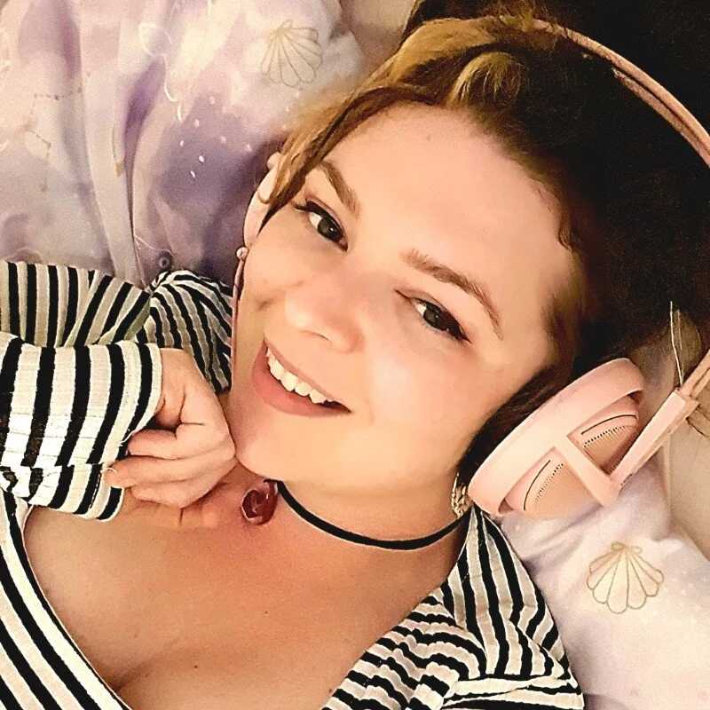 Eva-Hartley — FansOnlyX creator profile