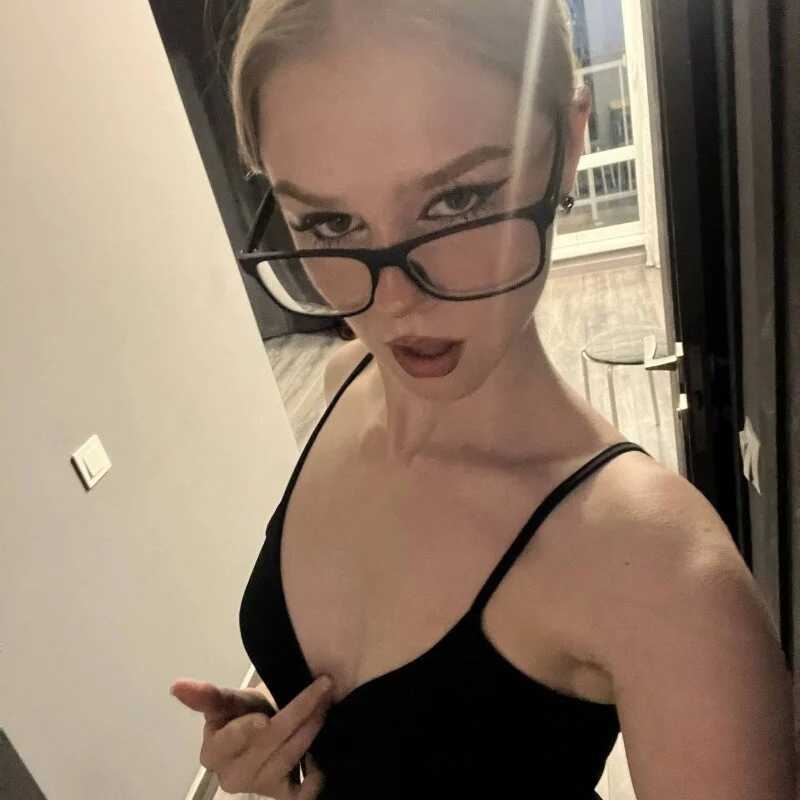 GenaBullett — FansOnlyX creator profile