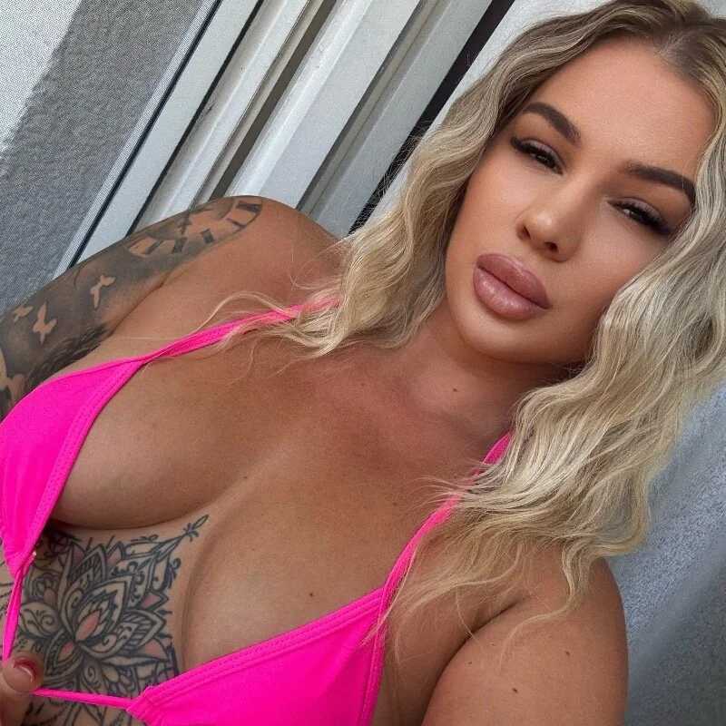 BigPeachBunnyX — FansOnlyX creator profile
