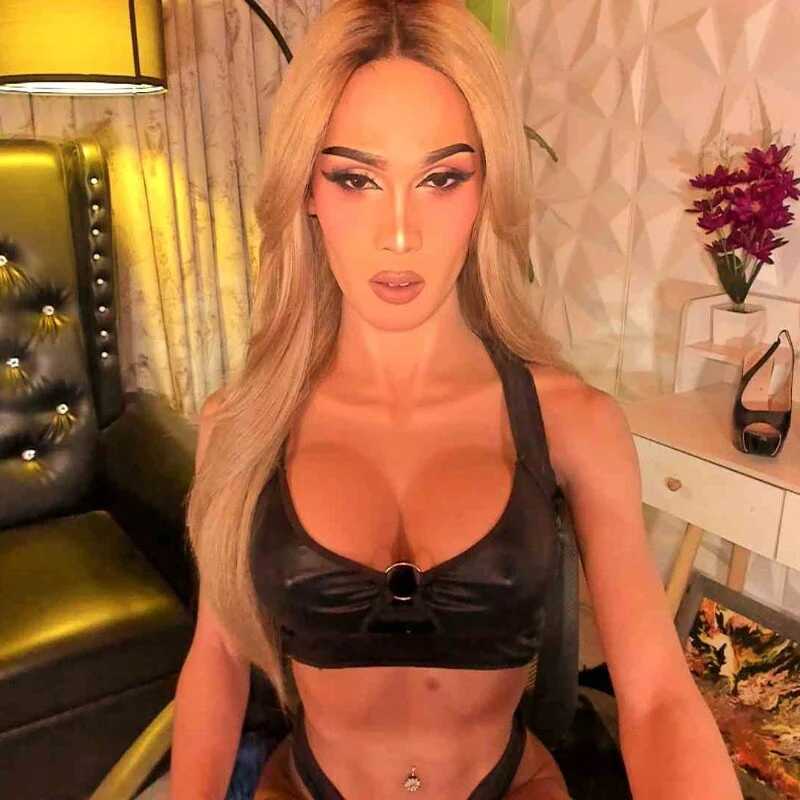 TheHugeCockBella — FansOnlyX creator profile