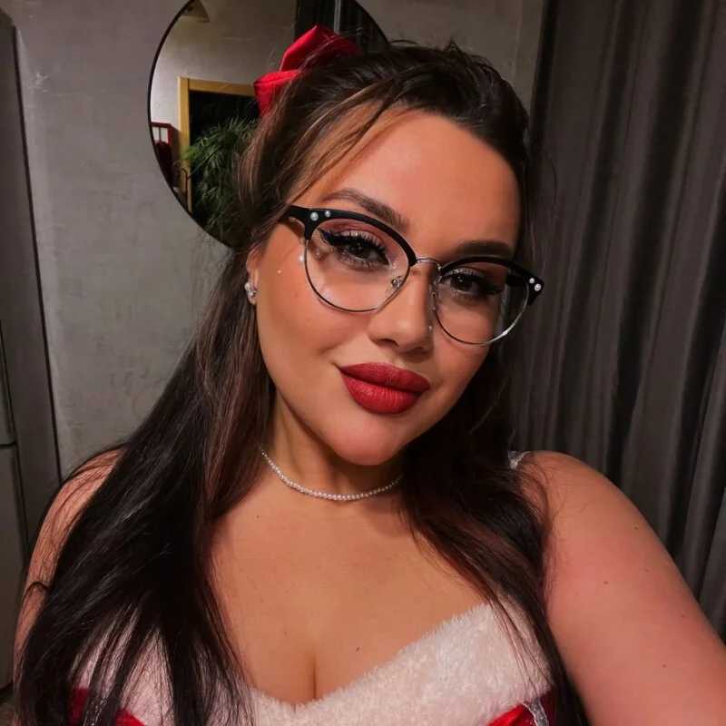 AminaCharm — FansOnlyX creator profile