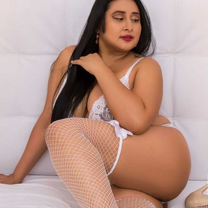 NadiaWhite — FansOnlyX creator profile
