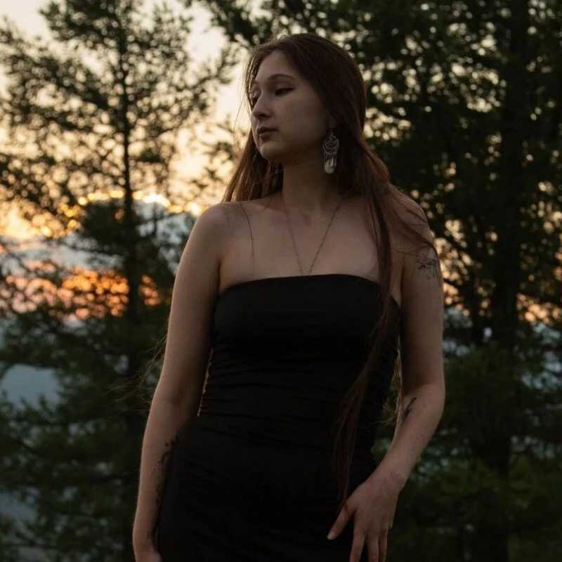 Ella_Barn — FansOnlyX creator profile